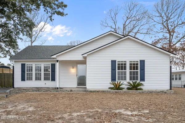 $375,000 | 112 Sago Court, Surf City, NC 28443