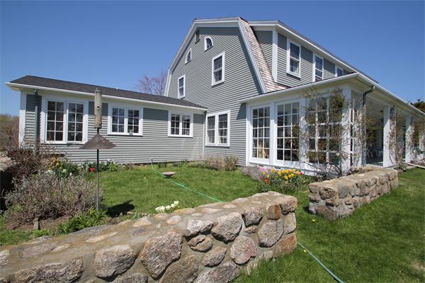 45 Links Road Gloucester, MA 01930 - Photo 4 of 17 front view of a house with a yard