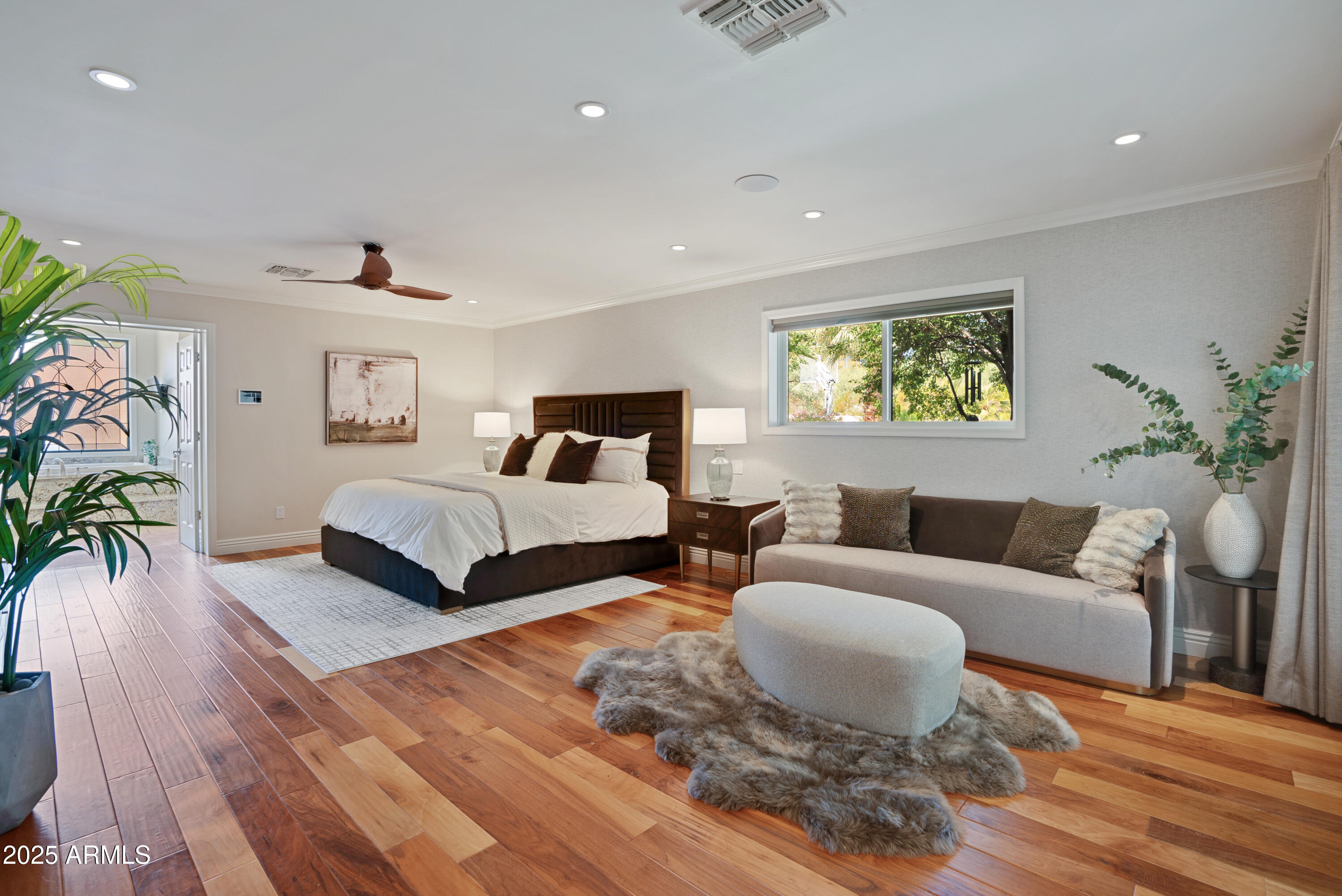 9236 North 52nd Place Paradise Valley, AZ 85253 - Photo 15 of 56 a living room with furniture and a potted plant