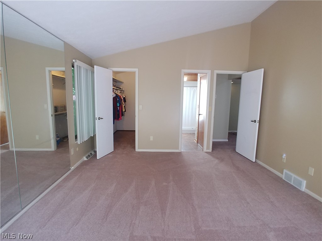 1046 Professor Road Cleveland, OH 44124 - Photo 12 of 31