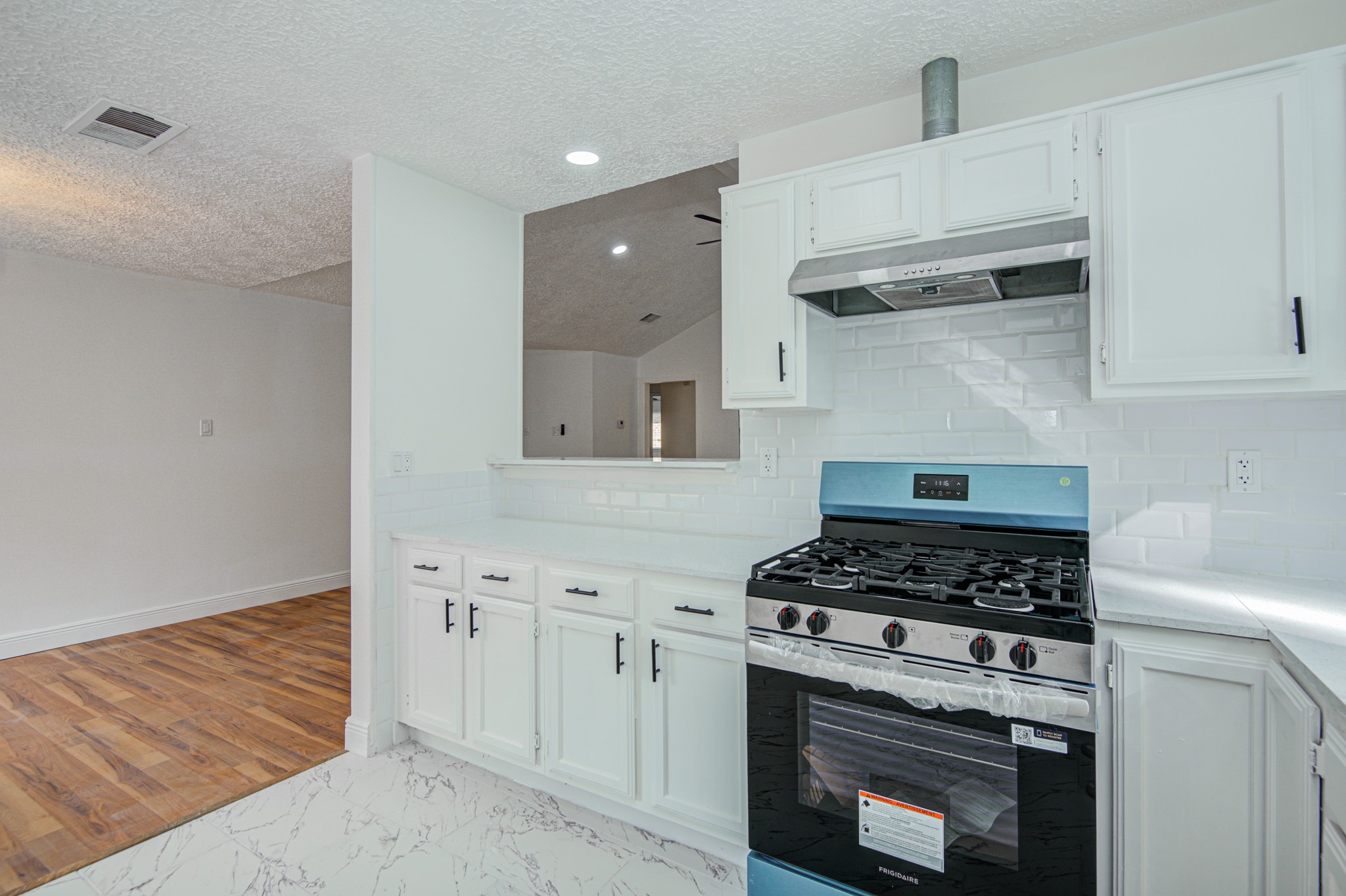24127 Spring Towne Drive Spring, TX 77373 - Photo 7 of 28