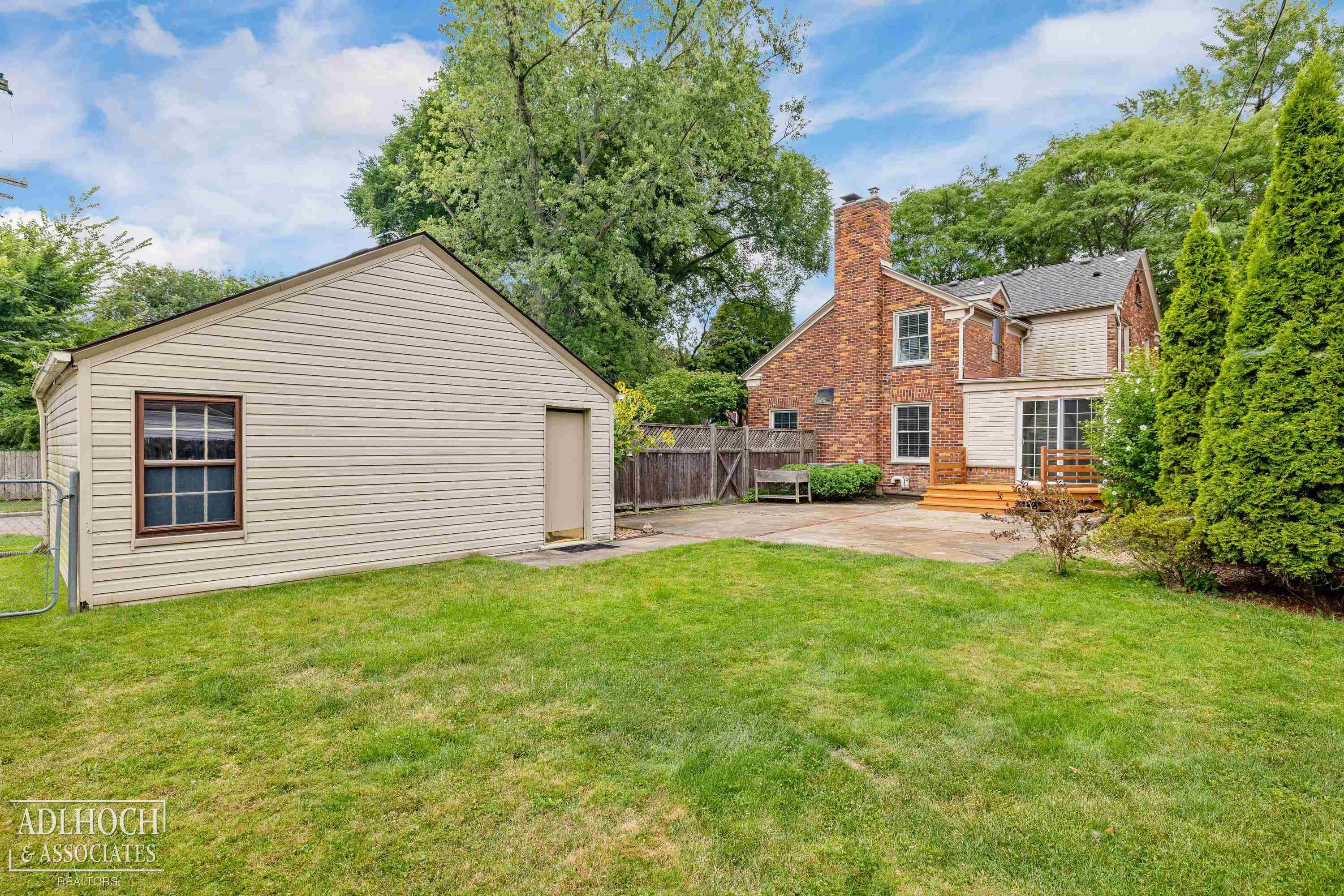 380 Merriweather Road Grosse Pointe Farms, MI 48236 - Photo 21 of 25