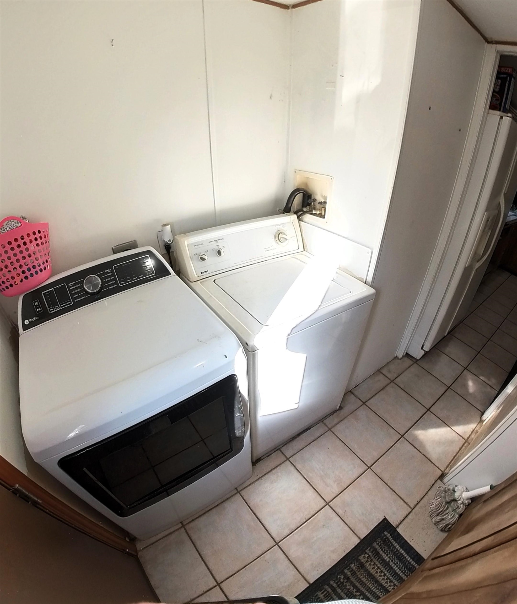 2108 1/2 H Road Fruita, CO 81521 - Photo 25 of 40 a utility room with dryer and washer
