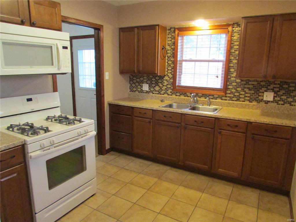 408 North Maple Avenue Roxana, IL 62084 - Photo 4 of 27