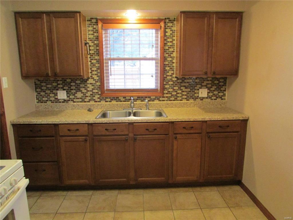 408 North Maple Avenue Roxana, IL 62084 - Photo 6 of 27