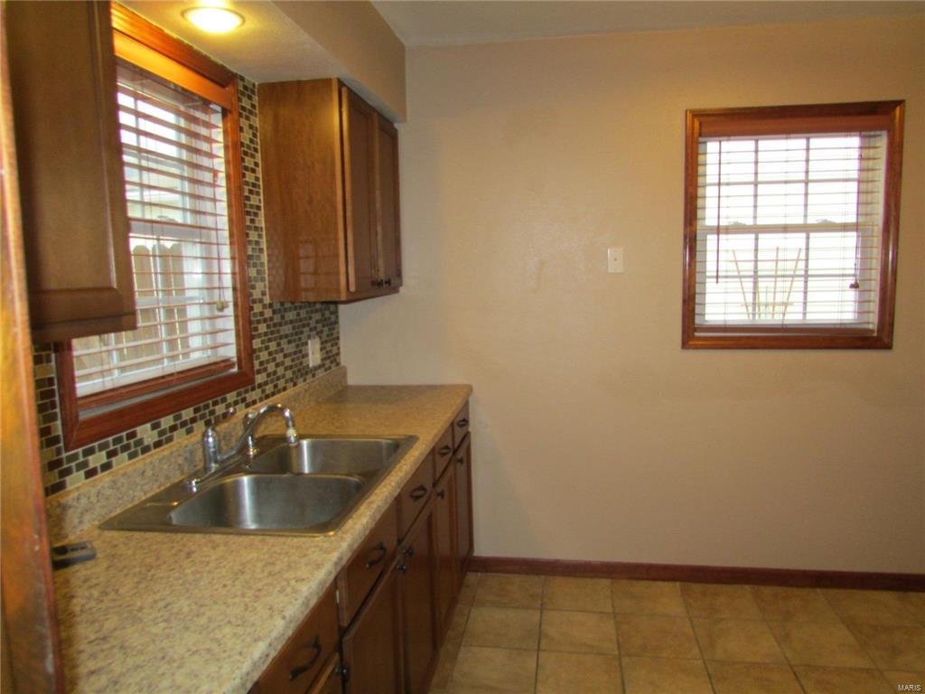 408 North Maple Avenue Roxana, IL 62084 - Photo 7 of 27