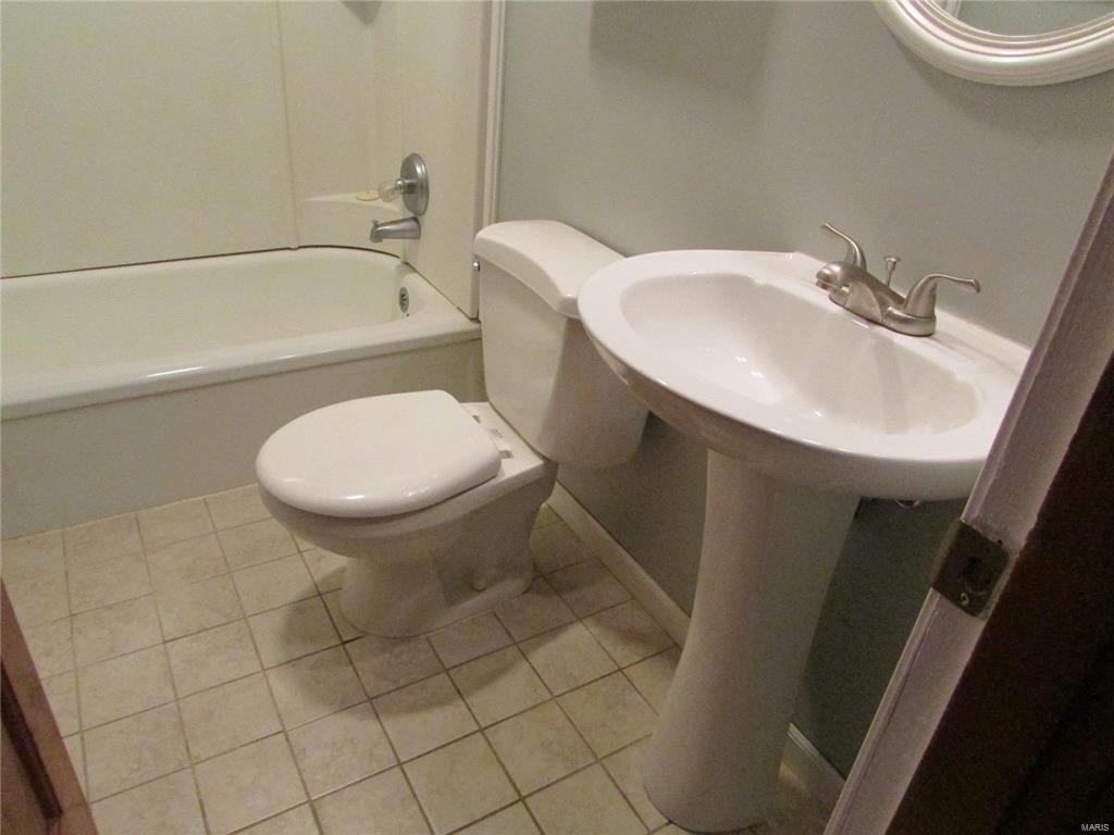 408 North Maple Avenue Roxana, IL 62084 - Photo 9 of 27