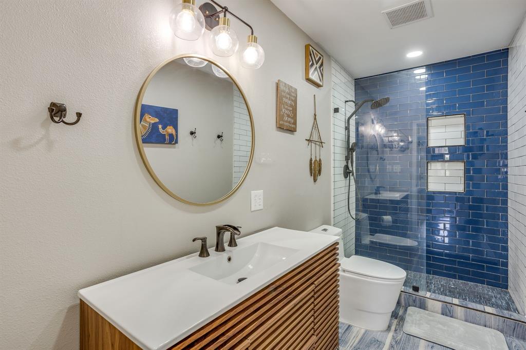 3678 County Road 3655 Bridgeport, TX 76426 - Photo 16 of 40 Barndo Bathroom