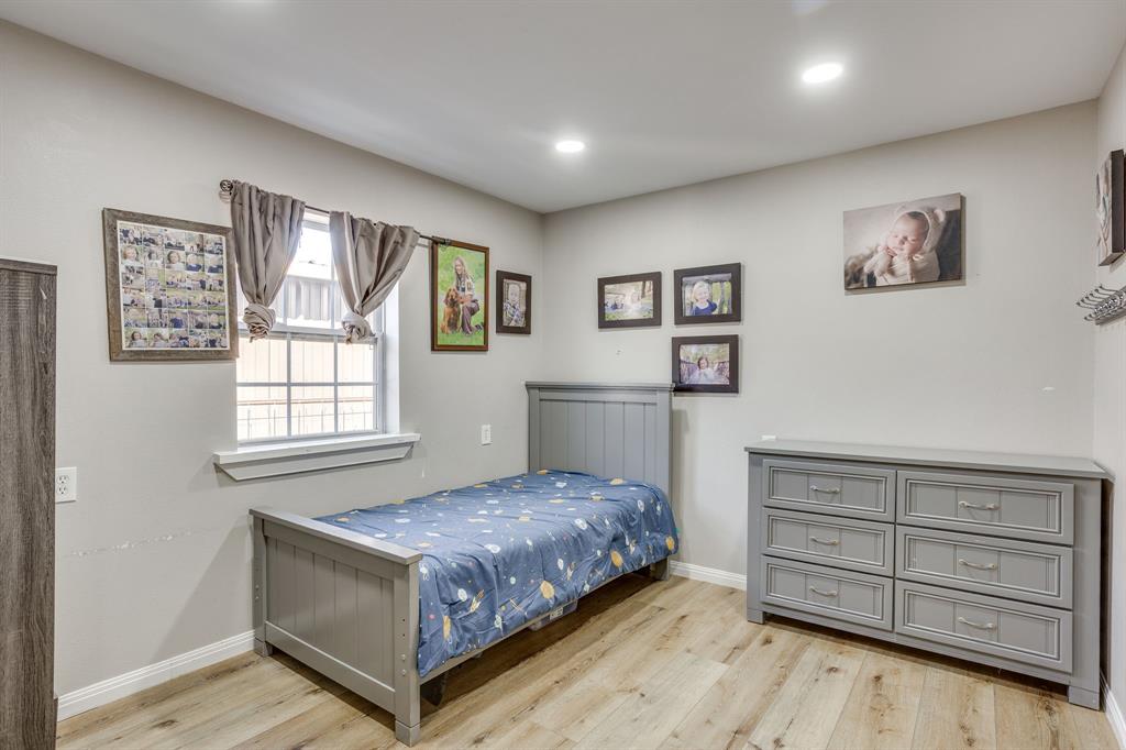 3678 County Road 3655 Bridgeport, TX 76426 - Photo 19 of 40 Barndo Bedroom