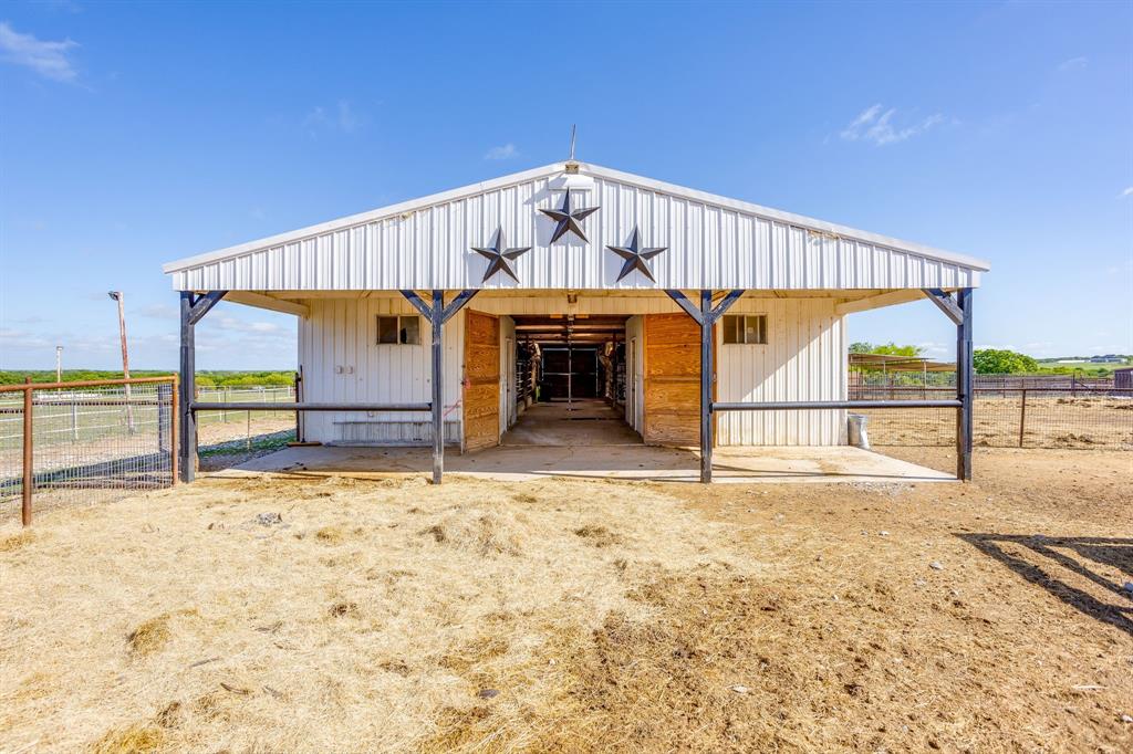 3678 County Road 3655 Bridgeport, TX 76426 - Photo 23 of 40 mare motel barn front