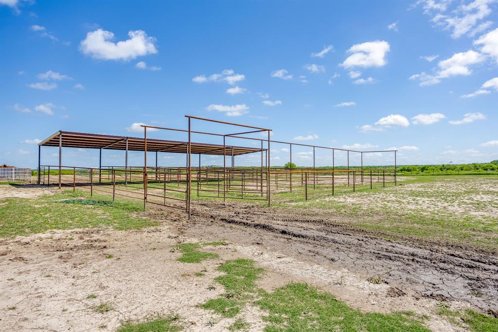 3678 County Road 3655 Bridgeport, TX 76426 - Photo 36 of 40 covered sorting pens to load out