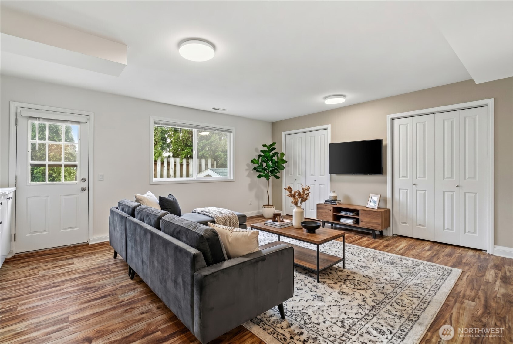 2017 Jones Circle Southeast Renton, WA 98055 - Photo 27 of 40 Gallery Image 27