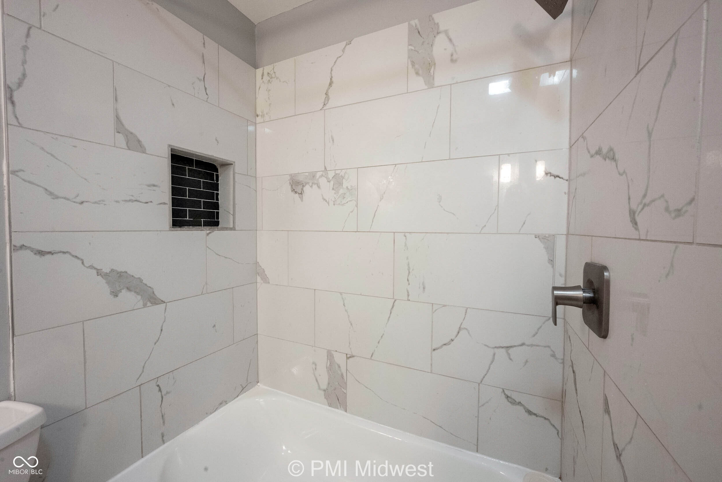 4350 Dubarry Road Indianapolis, IN 46226 - Photo 17 of 32