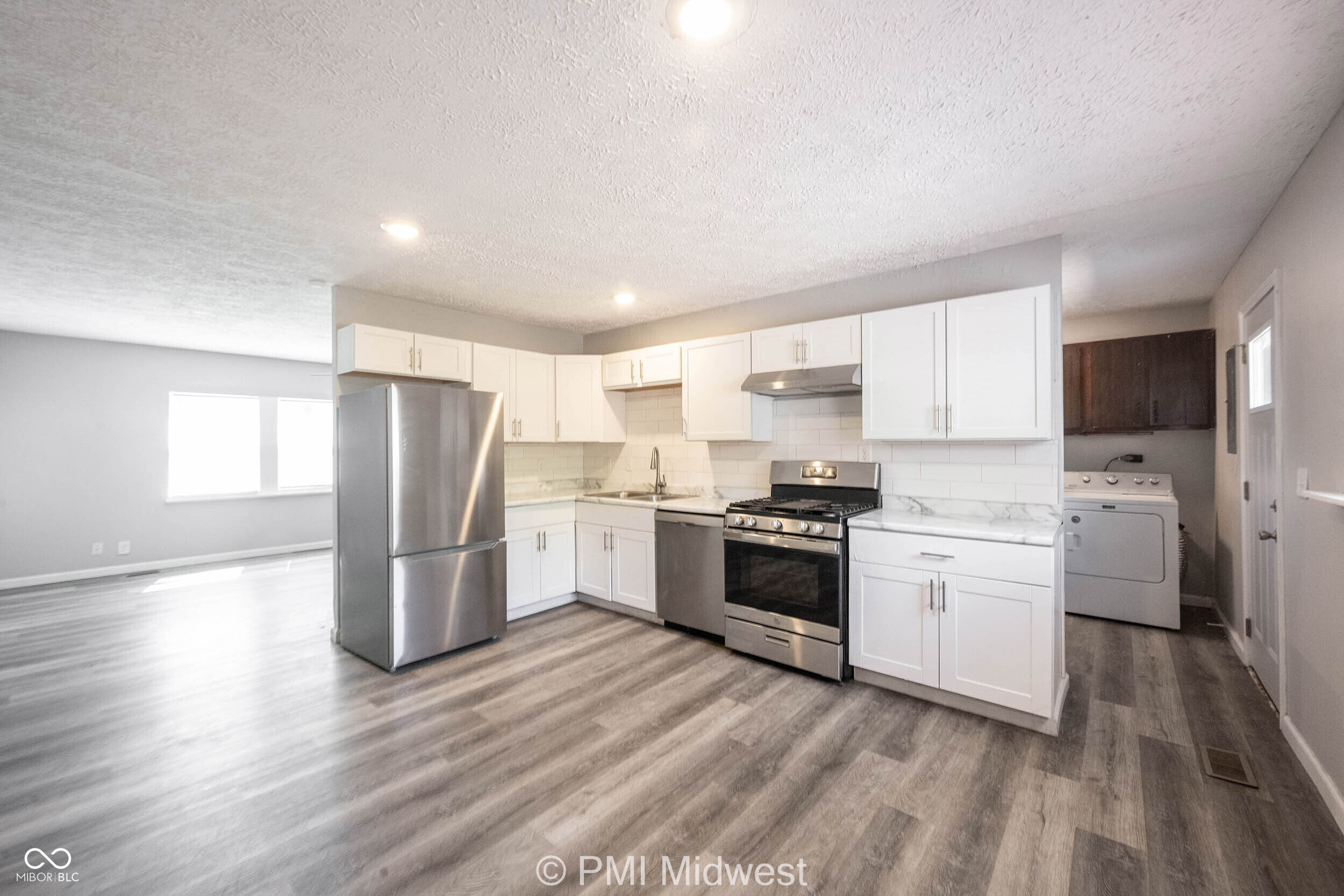 4350 Dubarry Road Indianapolis, IN 46226 - Photo 7 of 32