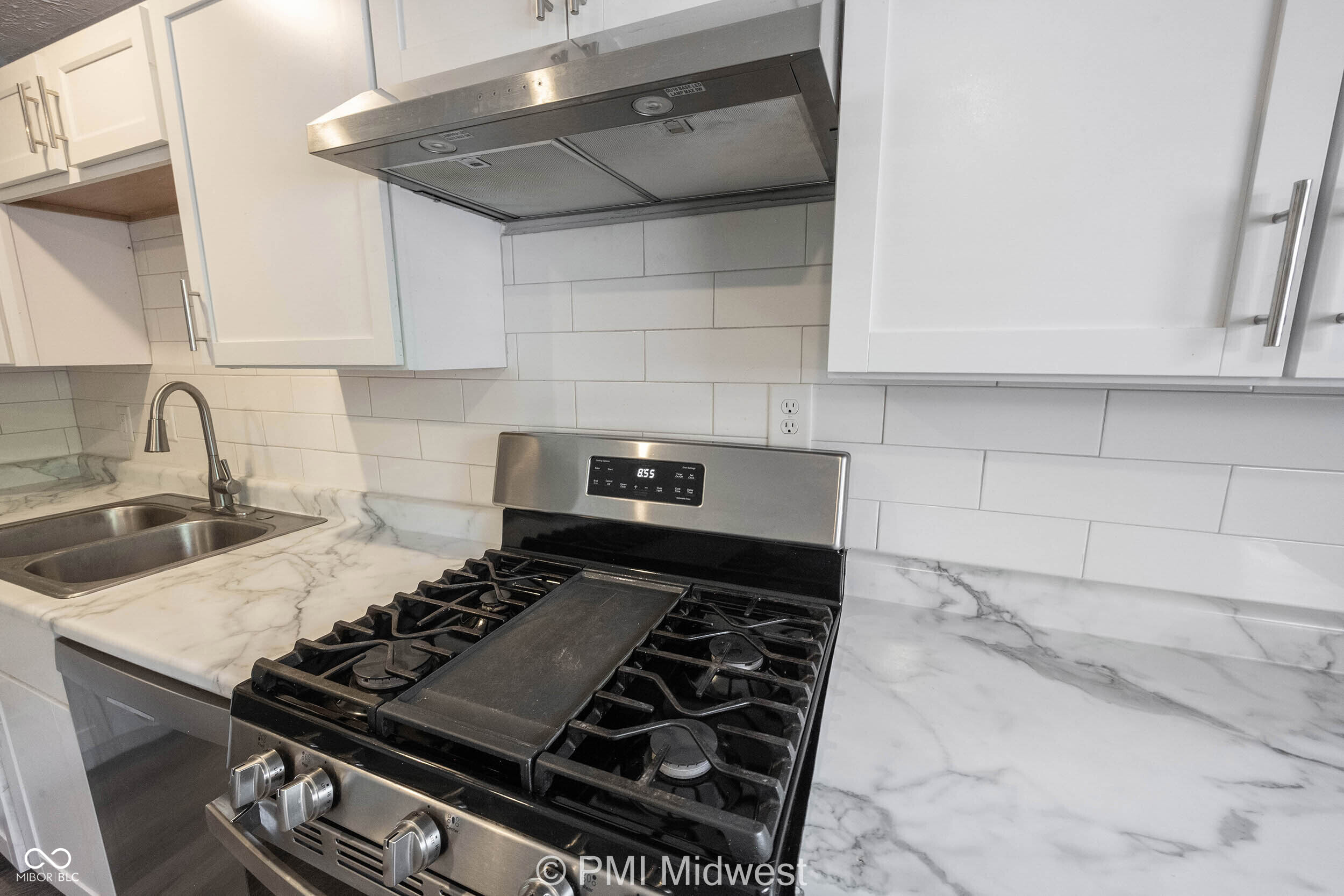 4350 Dubarry Road Indianapolis, IN 46226 - Photo 10 of 32