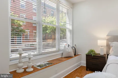 $399,000 | 1914 Fairmount Avenue, Unit 4, Philadelphia, PA 19130