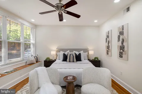$399,000 | 1914 Fairmount Avenue, Unit 4, Philadelphia, PA 19130