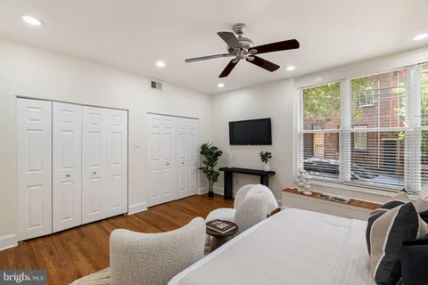 $399,000 | 1914 Fairmount Avenue, Unit 4, Philadelphia, PA 19130