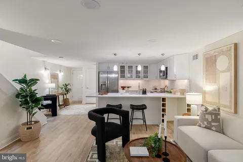 $399,000 | 1914 Fairmount Avenue, Unit 4, Philadelphia, PA 19130