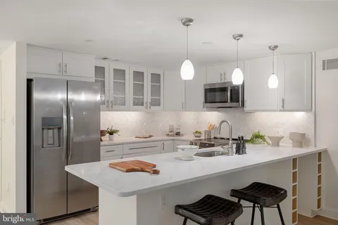 $399,000 | 1914 Fairmount Avenue, Unit 4, Philadelphia, PA 19130