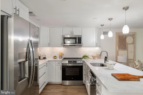 $399,000 | 1914 Fairmount Avenue, Unit 4, Philadelphia, PA 19130