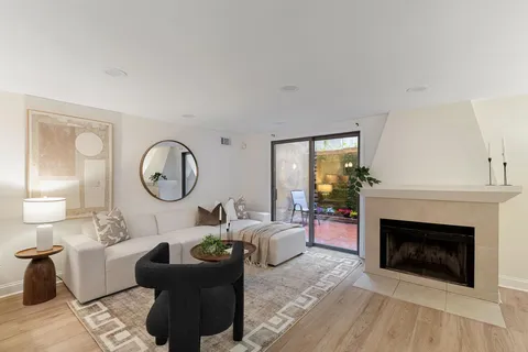 $399,000 | 1914 Fairmount Avenue, Unit 4, Philadelphia, PA 19130