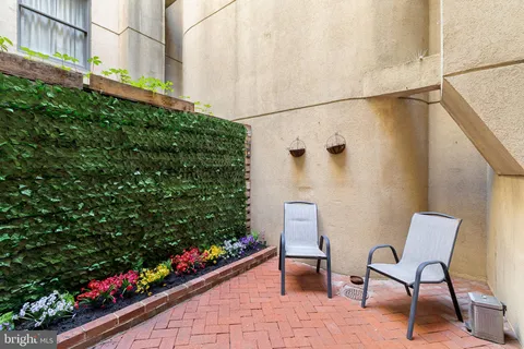$399,000 | 1914 Fairmount Avenue, Unit 4, Philadelphia, PA 19130