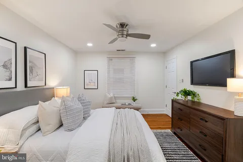 $399,000 | 1914 Fairmount Avenue, Unit 4, Philadelphia, PA 19130