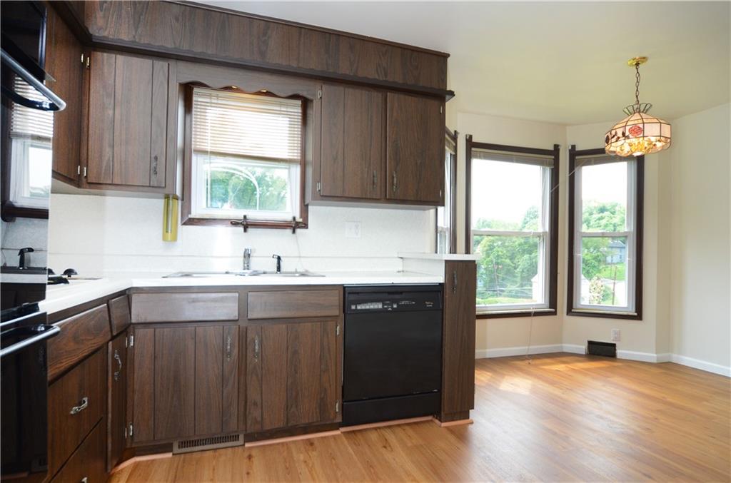 895 Oak Avenue East Rochester, PA 15074 - Photo 2 of 24 Gallery Image 2