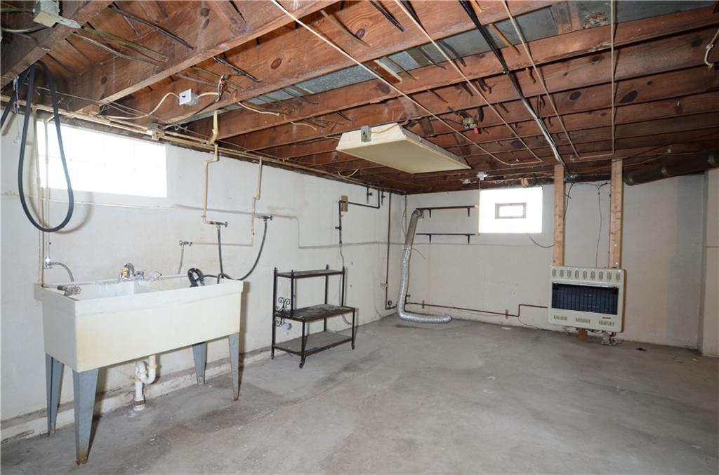 895 Oak Avenue East Rochester, PA 15074 - Photo 22 of 24 Gallery Image 22