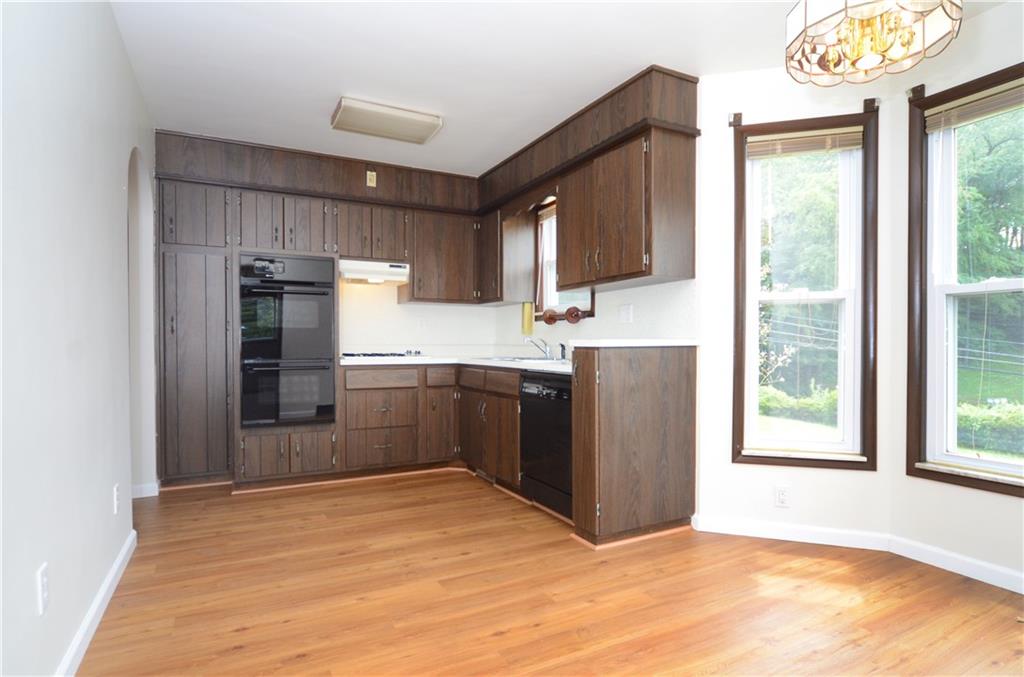 895 Oak Avenue East Rochester, PA 15074 - Photo 4 of 24 Gallery Image 4