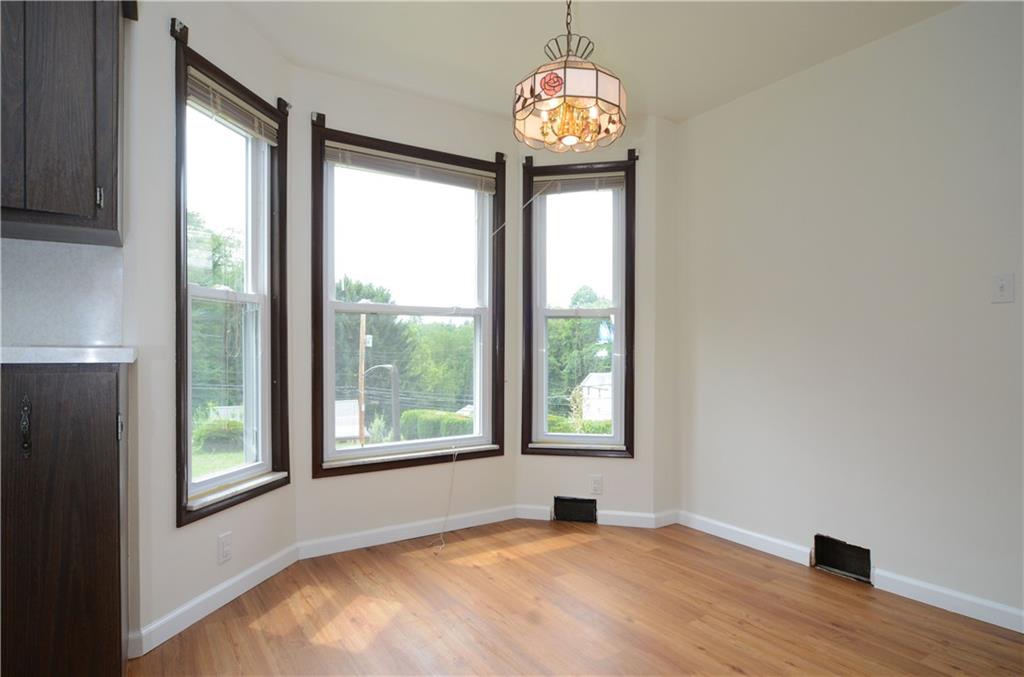 895 Oak Avenue East Rochester, PA 15074 - Photo 6 of 24 Gallery Image 6