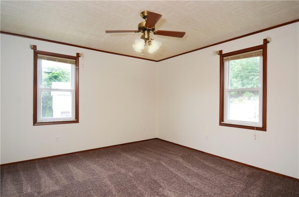 895 Oak Avenue East Rochester, PA 15074 - Photo 9 of 24 Gallery Image 9