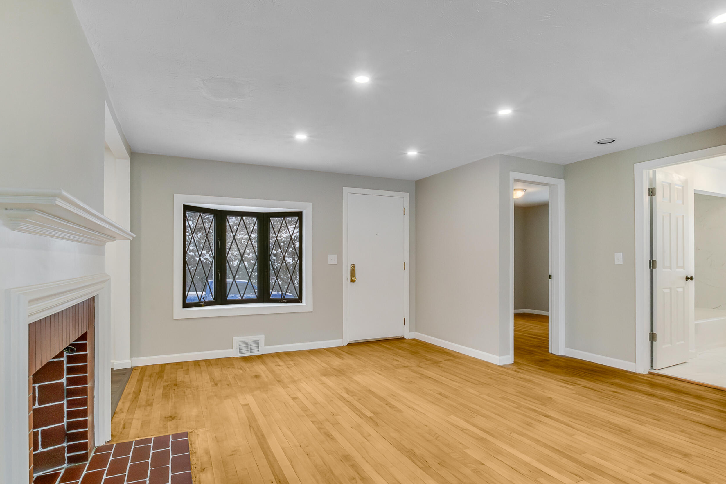 50 Johnson Road Gorham, ME 04038 - Photo 17 of 38 IMG_46081