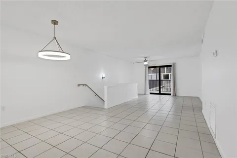 $235,000 | 9395 Pennsylvania Avenue, Unit 25, Bonita Springs, FL 34135