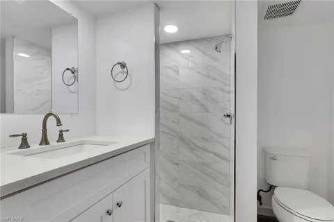 $235,000 | 9395 Pennsylvania Avenue, Unit 25, Bonita Springs, FL 34135