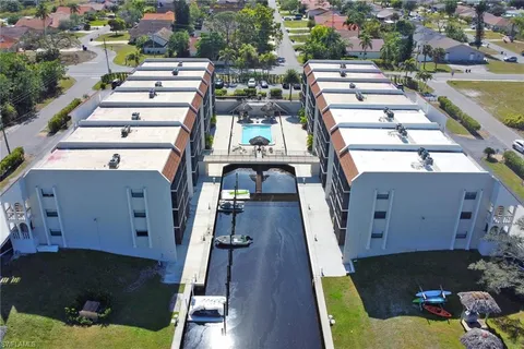 $235,000 | 9395 Pennsylvania Avenue, Unit 25, Bonita Springs, FL 34135