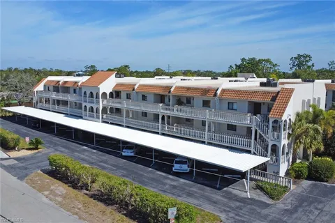 $250,000 | 9395 Pennsylvania Avenue, Unit 25, Bonita Springs, FL 34135