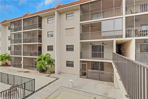 $235,000 | 9395 Pennsylvania Avenue, Unit 25, Bonita Springs, FL 34135