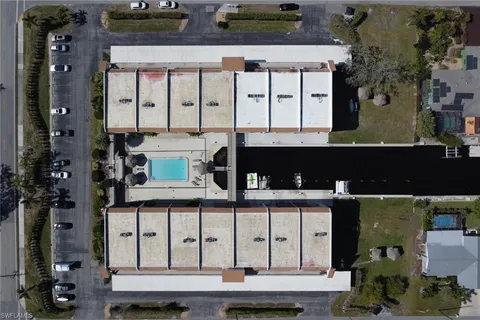 $235,000 | 9395 Pennsylvania Avenue, Unit 25, Bonita Springs, FL 34135
