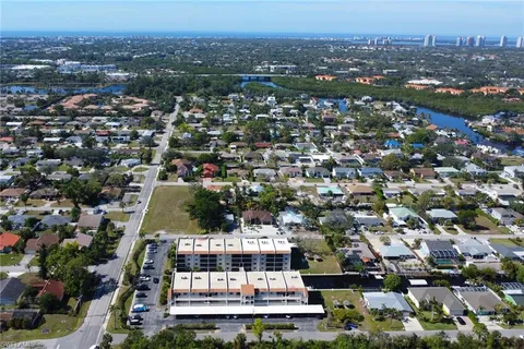 $235,000 | 9395 Pennsylvania Avenue, Unit 25, Bonita Springs, FL 34135