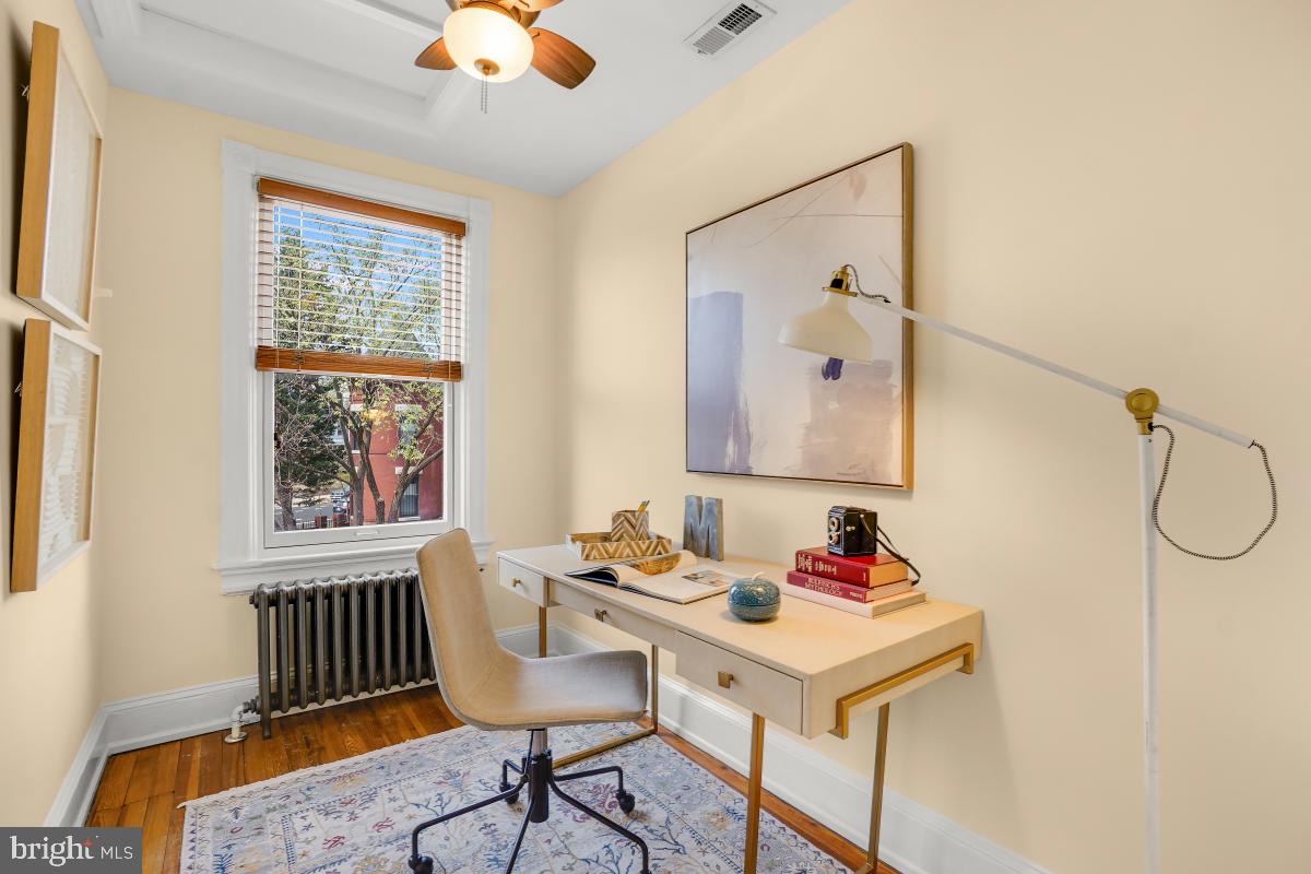 514 15th Street Southeast Washington, DC 20003 - Photo 26 of 36 a workspace with furniture and window