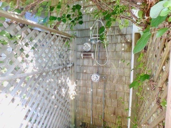 54 Schoolhouse Road Edgartown, MA 02539 - Photo 27 of 30 a bathroom with a shower