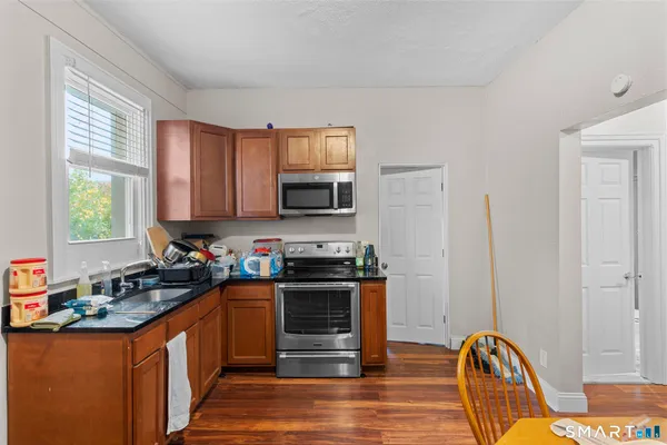 $475,000 | 51-53 Cliff Street, Norwich, CT 06360