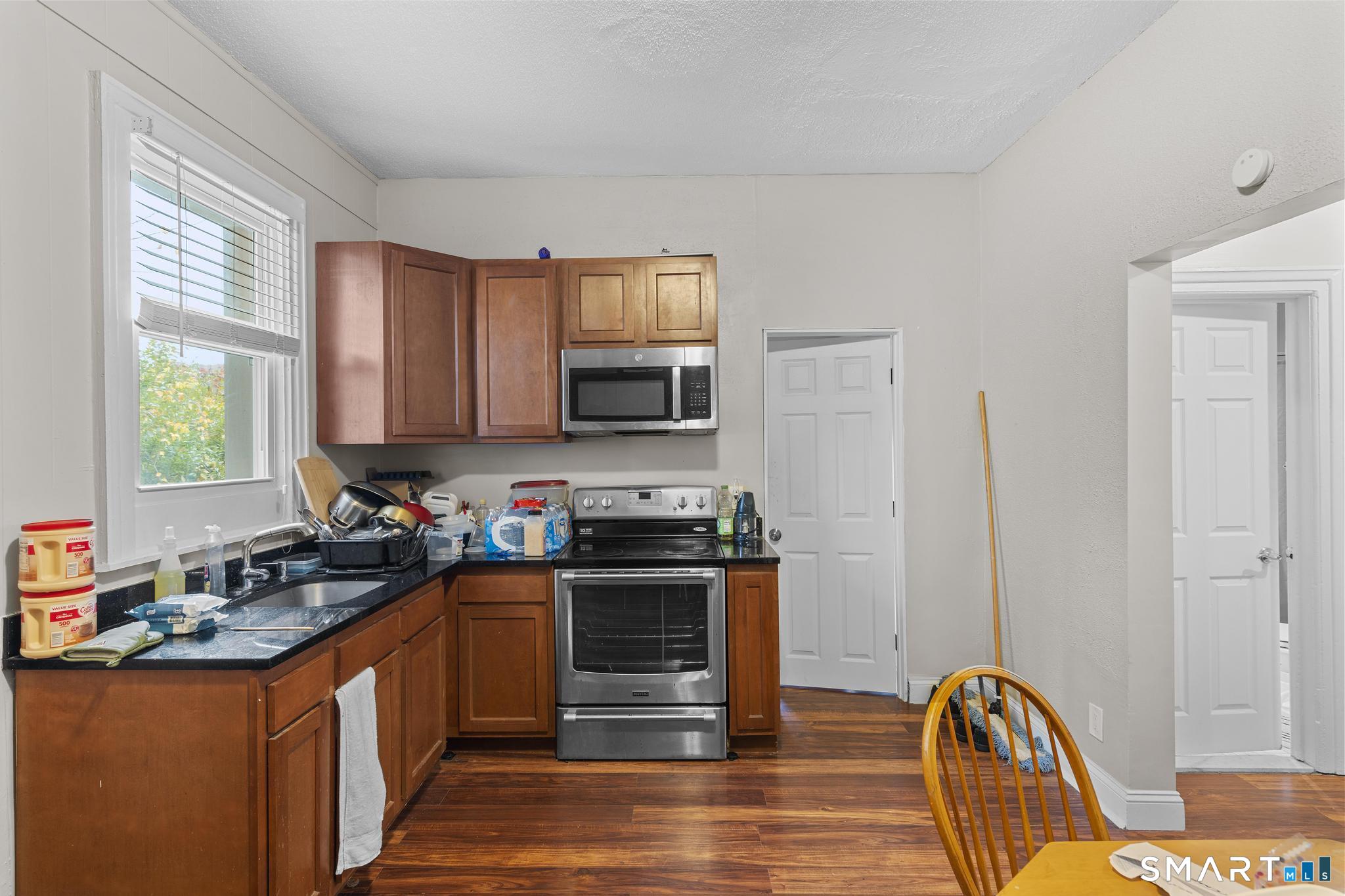 51 Cliff Street Norwich, CT 06360 - Photo 16 of 40