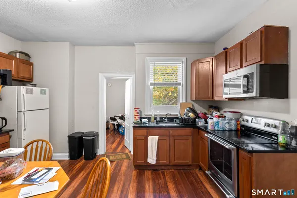 $475,000 | 51-53 Cliff Street, Norwich, CT 06360