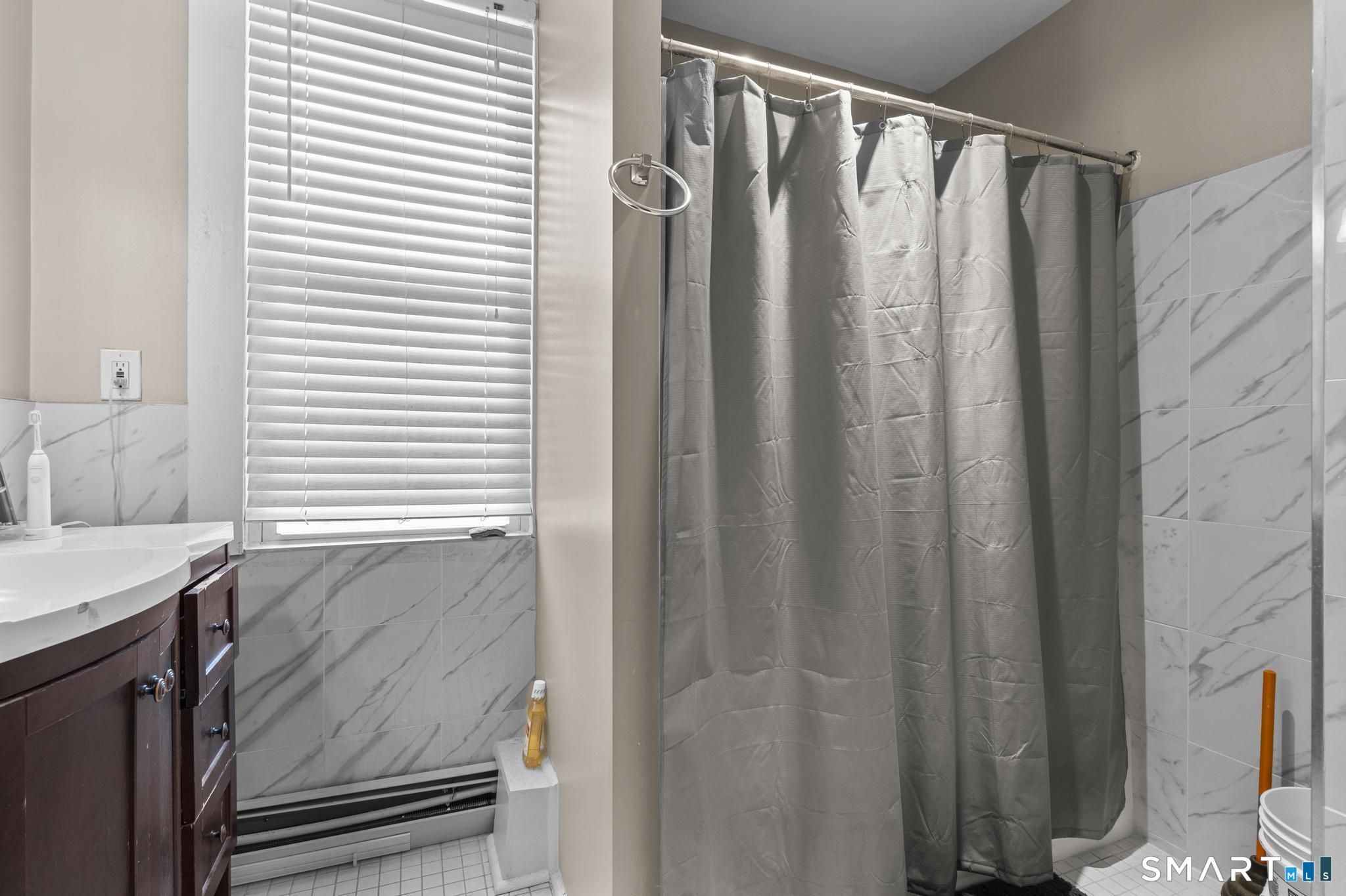 51 Cliff Street Norwich, CT 06360 - Photo 19 of 40