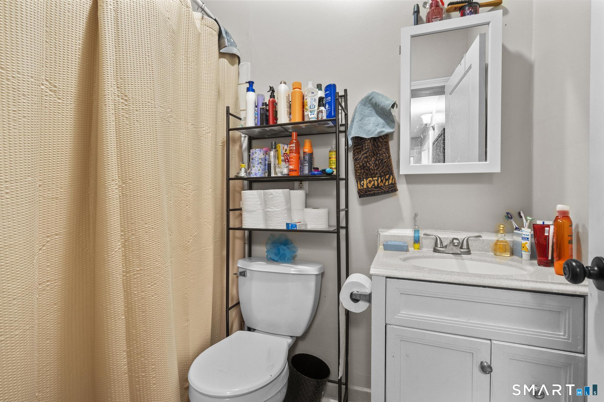 51 Cliff Street Norwich, CT 06360 - Photo 22 of 40