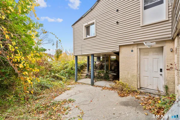 $475,000 | 51-53 Cliff Street, Norwich, CT 06360