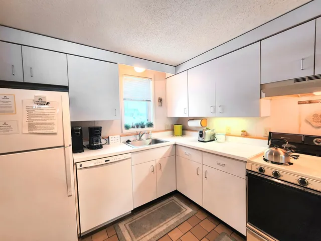 $485,000 | 185 Village Green Drive, Unit 8F, Stowe, VT 05672